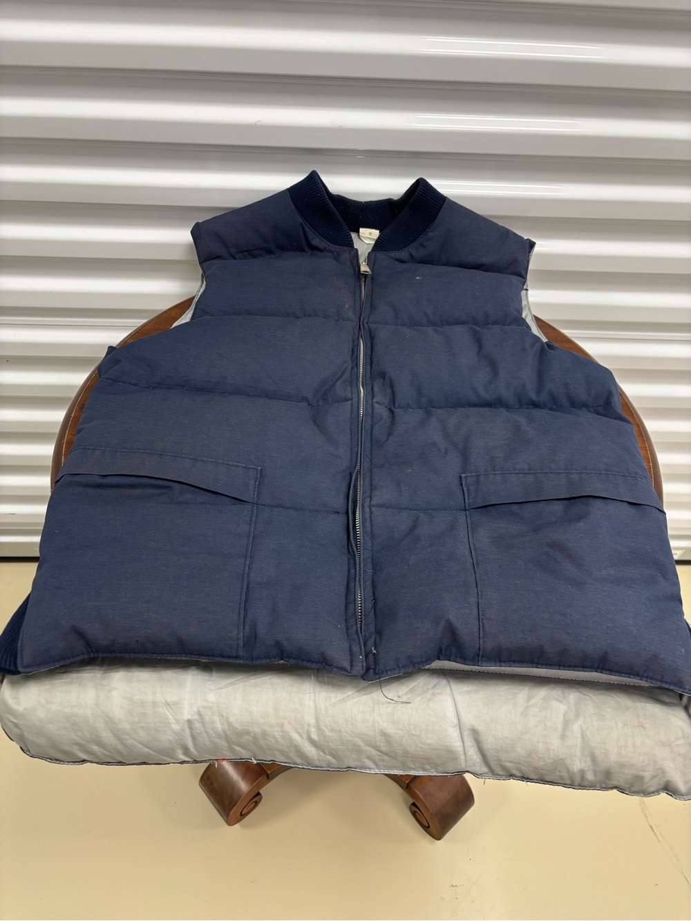 Men's Navy Puffer Vest Jacket - Classic Quilted Design